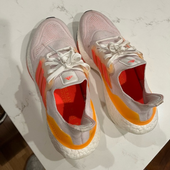 Adidas Ultraboost Light Running Shoes - Women’s size 6.5 - Picture 6 of 6